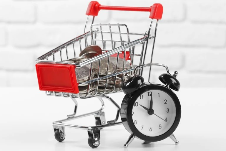 Online shopping cart with product closeup view — Swonie E-Commerce Solutions